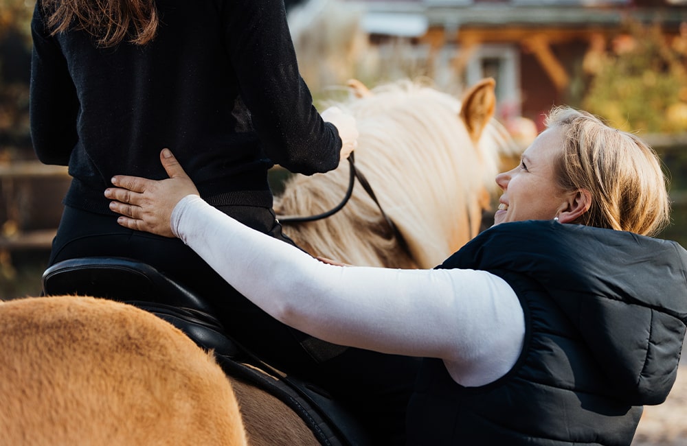 Leevster-Hof-Anne-Kathrin-Glandorf-reitlehrerin-pferdetraining-pferdephysiotherapeutin-reitunterricht-beritt-pferdeausbildung-bremen-lilienthal-osterholz-niedersachsen-4-min